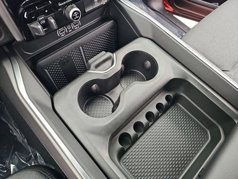New 2026 RAM 1500 4x4 Crew Cab image 24