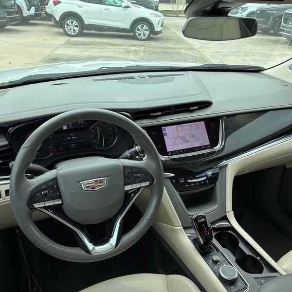 Used 2022 Cadillac XT6 Premium Luxury FWD image 7