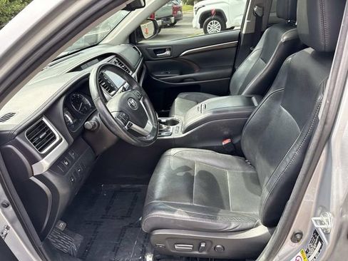 Used 2016 Toyota Highlander Limited AWD/4WD image 14