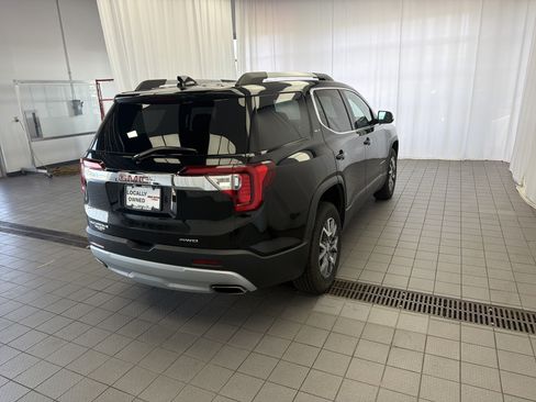Used 2023 GMC Acadia SLT AWD/4WD image 4