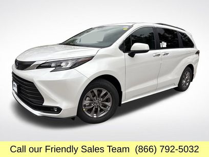 New 2025 Toyota Sienna XLE w/ XLE Plus Package
