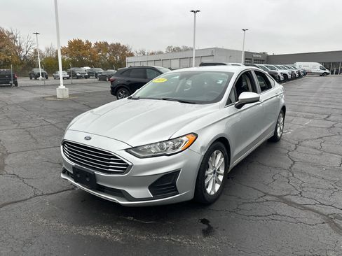 Used 2019 Ford Fusion SE image 4