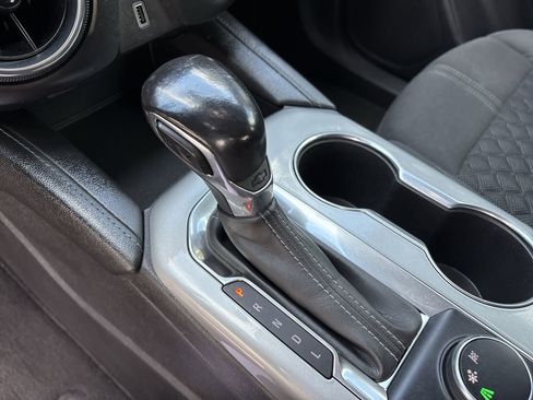 Used 2019 Chevrolet Blazer LT image 17