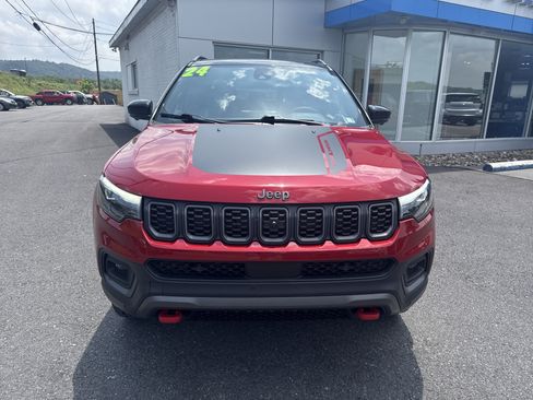 Used 2024 Jeep Compass Trailhawk w/ Trailhawk Elite Group AWD/4WD image 3