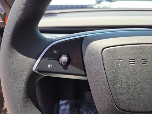 Used 2026 Tesla Model Y Long Range AWD/4WD image 32
