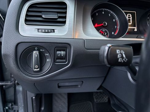 Used 2017 Volkswagen Golf Wolfsburg Edition image 38