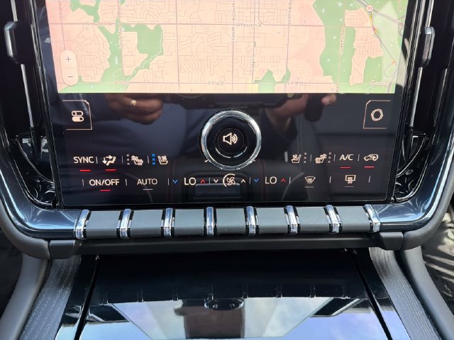 Used 2026 GMC Yukon AT4 Ultimate AWD/4WD image 14