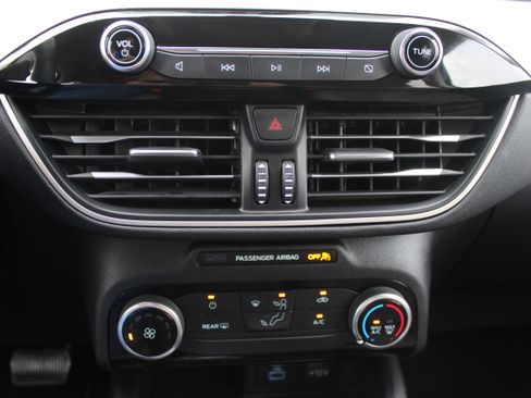 Used 2022 Ford Escape SE image 29