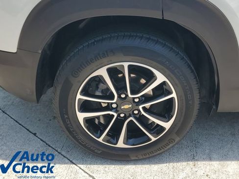 Used 2025 Chevrolet TrailBlazer LT w/ Driver Confidence Package FWD image 8