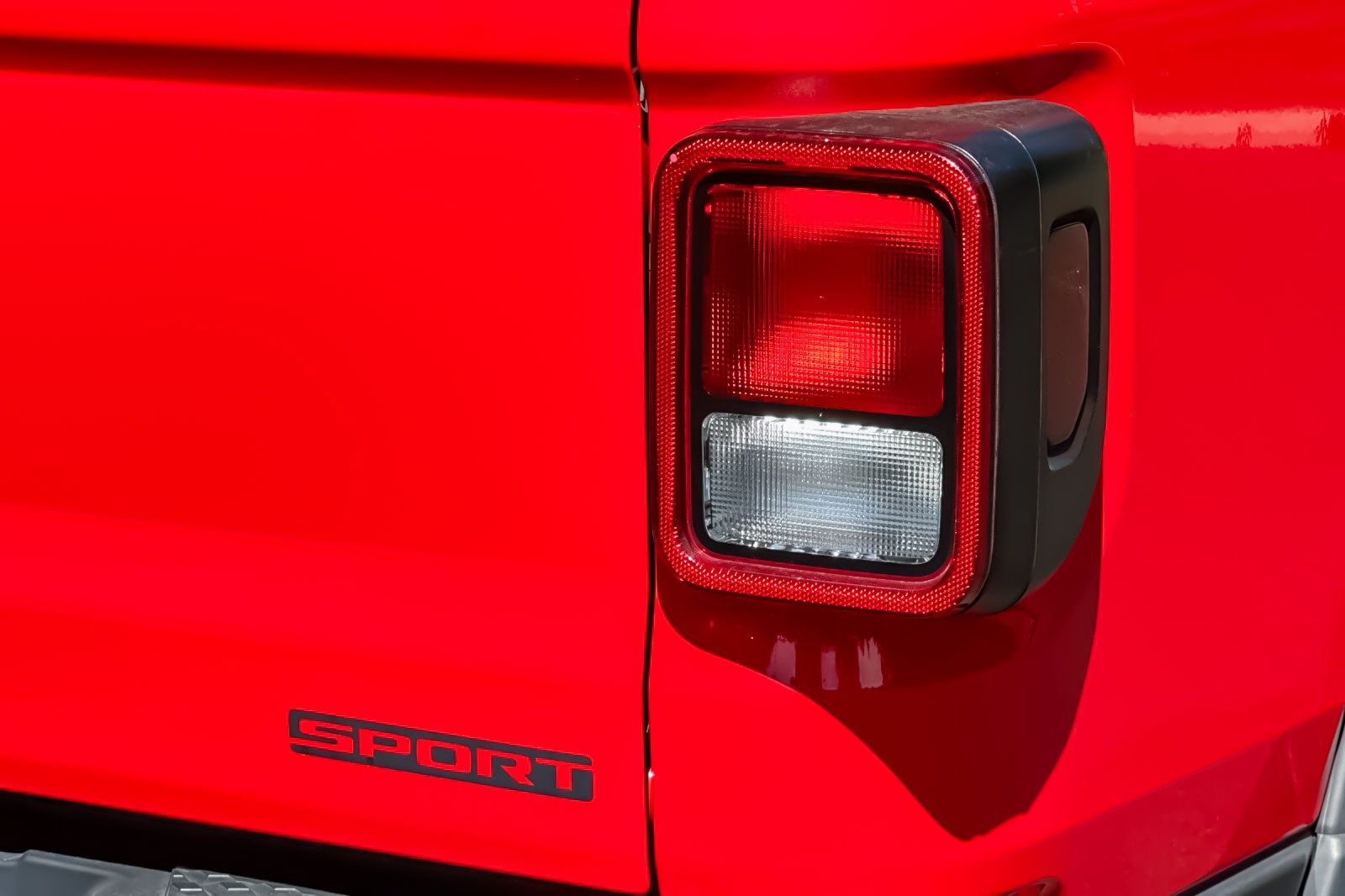 Used 2021 Jeep Gladiator Sport w/ Trailer Tow Package AWD/4WD image 39