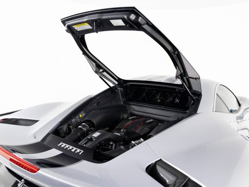 Used 2020 Ferrari 488 Pista Coupe image 44