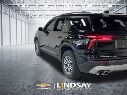 Used 2025 Chevrolet Traverse LT AWD/4WD image 8