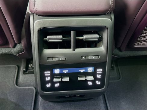 Used 2024 Porsche Macan 4 Electric image 27