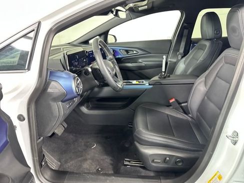 Used 2024 Chevrolet Equinox EV LT image 11