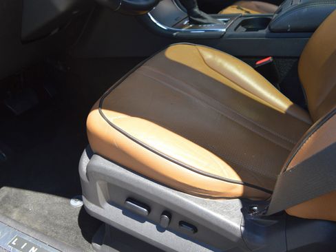 Used 2011 Lincoln MKX AWD w/ 102A Rapid Spec Order Code image 11
