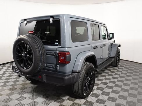 Used 2025 Jeep Wrangler Unlimited Sahara AWD/4WD image 6