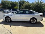 Used 2023 Volkswagen Jetta SEL image 5