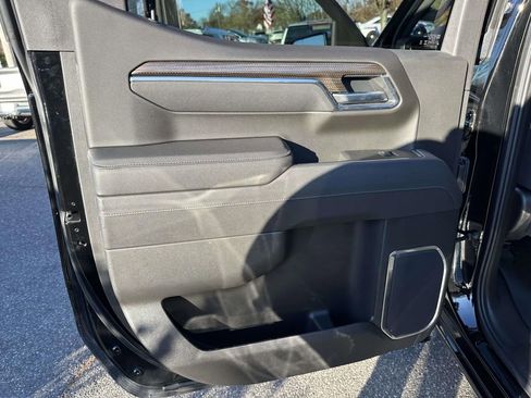 Used 2025 Chevrolet Silverado 1500 LT image 17