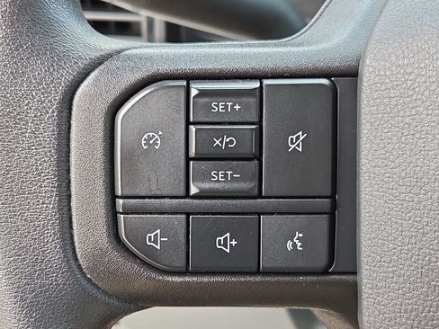 Used 2025 Ford F350 XLT AWD/4WD image 23