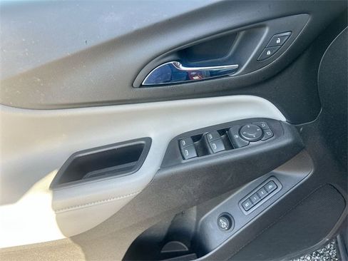 Used 2020 Chevrolet Equinox Premier image 17