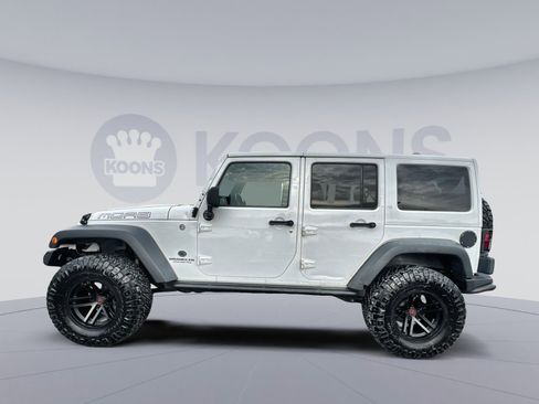 Used 2013 Jeep Wrangler Unlimited Sahara image 2