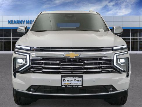New 2025 Chevrolet Suburban Premier image 2