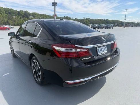 Certified 2017 Honda Accord EX-L image 9