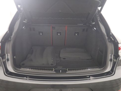 Certified 2019 Porsche Macan S AWD/4WD image 21