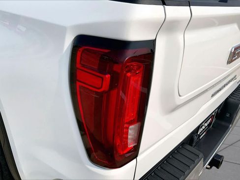 Used 2025 GMC Sierra 1500 SLT RWD image 27