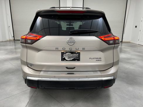 Used 2026 Nissan Rogue Platinum w/ Platinum Premium Package AWD/4WD image 8