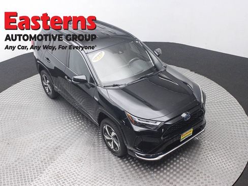 Used 2022 Toyota RAV4 SE AWD/4WD image 3
