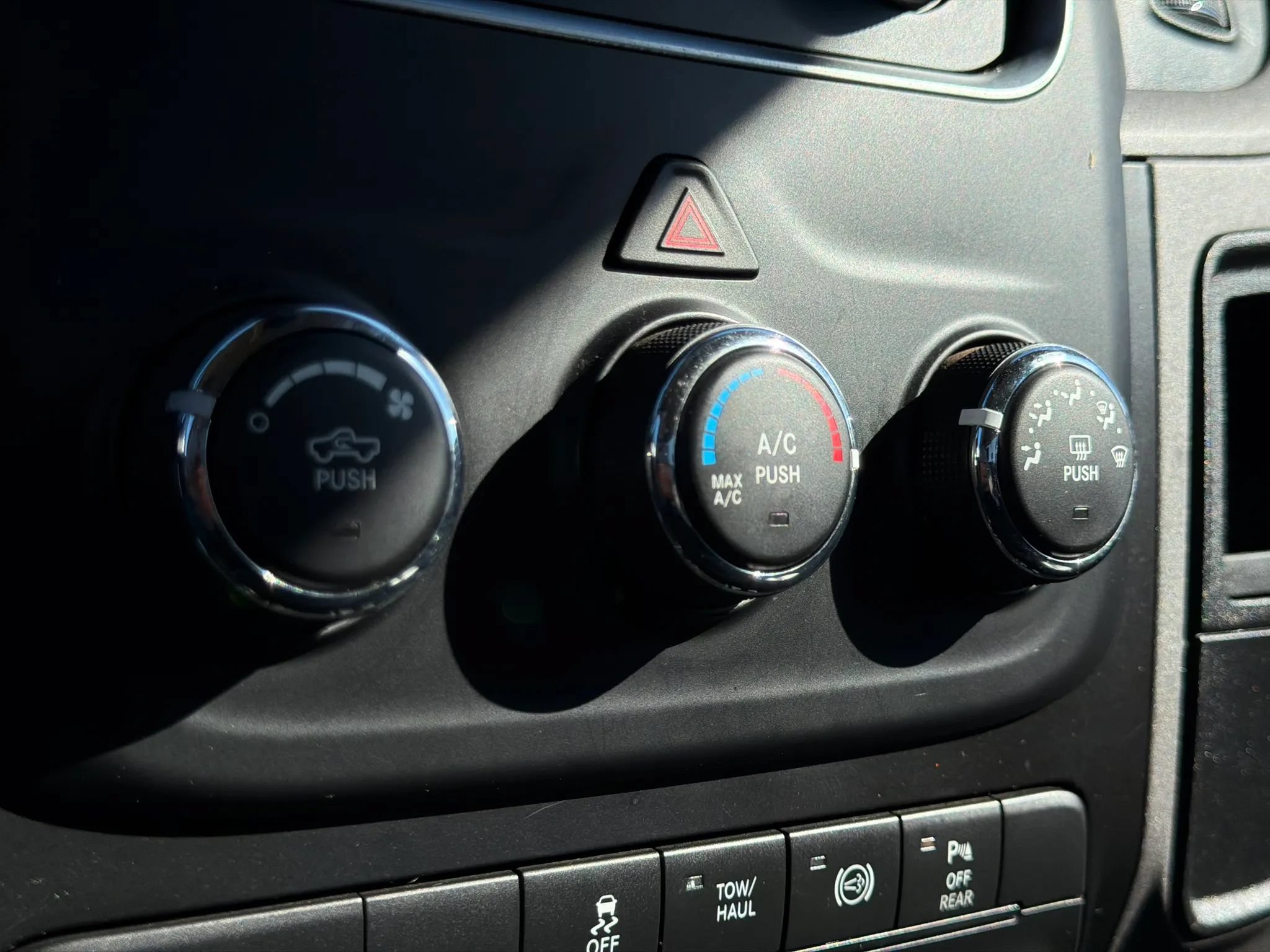 Used 2018 RAM 2500 Tradesman w/ Chrome Appearance Group AWD/4WD image 30