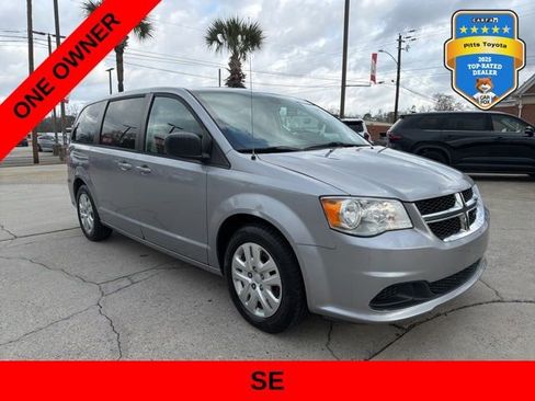 Used 2018 Dodge Grand Caravan SE w/ UConnect Hands-Free Group image 3