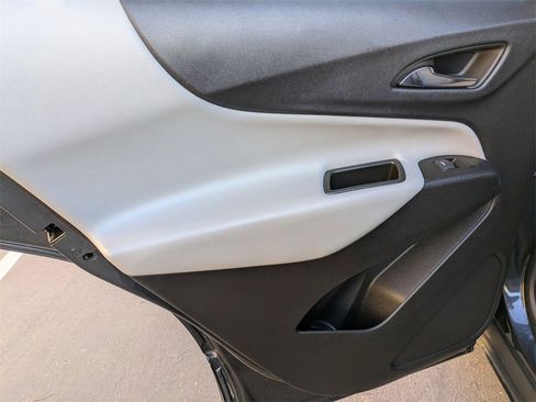 Used 2023 Chevrolet Equinox LT image 28