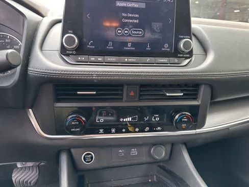 Used 2023 Nissan Rogue SV FWD image 8