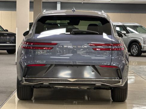 New 2026 Genesis GV70 2.5T AWD/4WD image 5