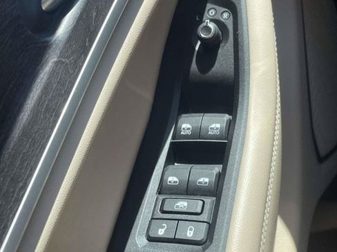 Certified 2021 Jeep Grand Cherokee L Limited w/ Luxury Tech Group II AWD/4WD image 32
