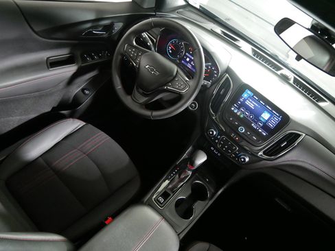 Used 2023 Chevrolet Equinox RS image 9