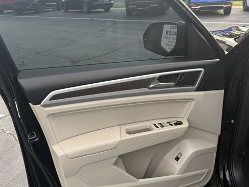 Used 2019 Volkswagen Atlas SE w/ Towing Package FWD image 19