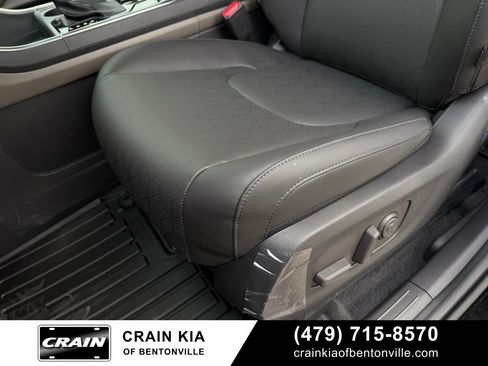 New 2026 Kia Carnival EX FWD image 25