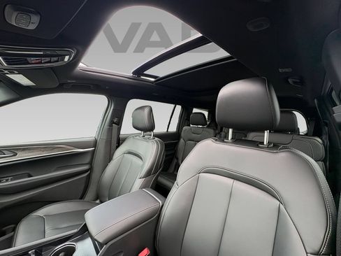 New 2026 Jeep Grand Cherokee L Limited RWD image 6