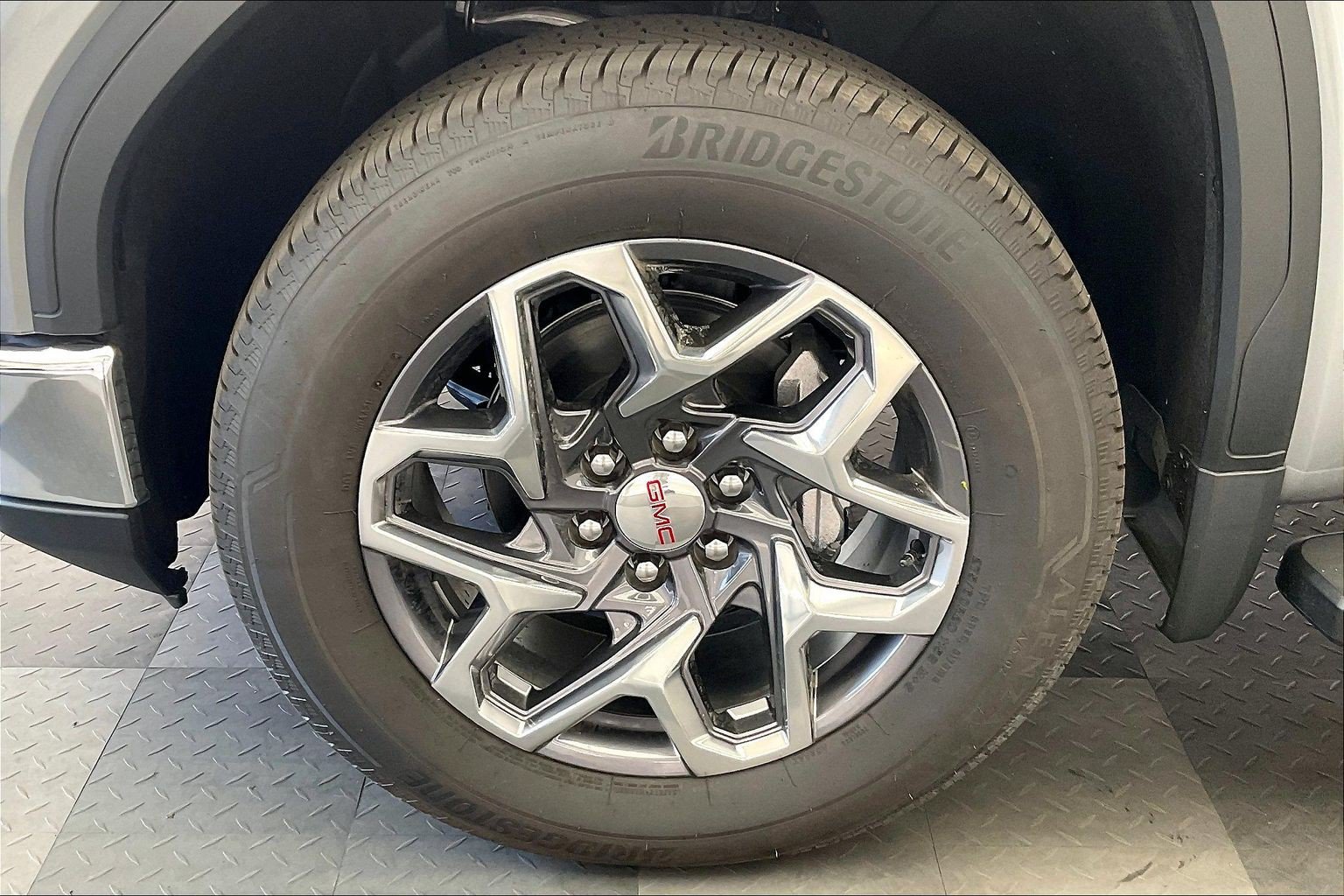 New 2026 GMC Sierra 1500 SLE w/ Preferred Package AWD/4WD image 14