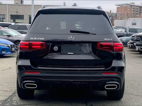 Used 2026 Mercedes-Benz GLB 250 4MATIC image 3