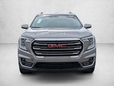 Used 2024 GMC Terrain SLT image 2