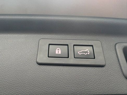 Used 2023 Subaru Forester Premium image 8