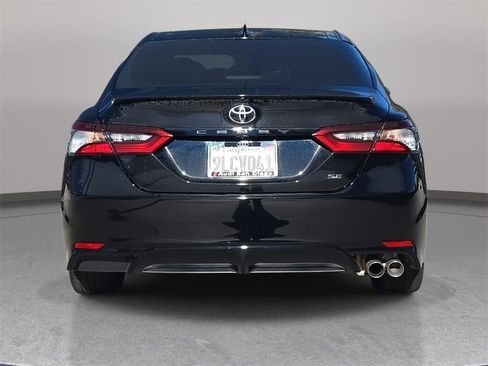 Used 2024 Toyota Camry SE image 5