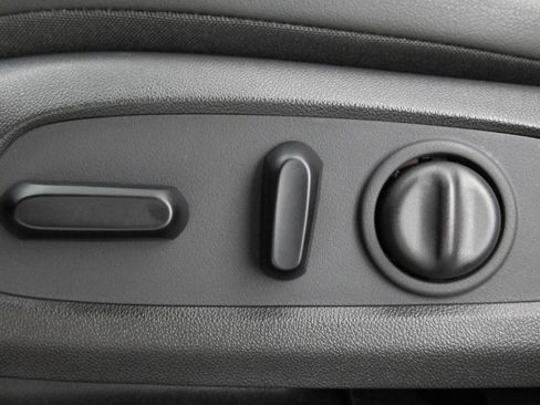 Used 2024 Buick Encore GX Avenir w/ Avenir Convenience Package FWD image 8