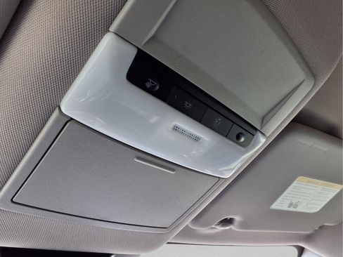 Used 2025 Nissan Rogue S FWD image 27