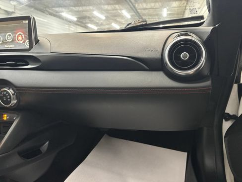 Used 2017 FIAT 124 Spider Abarth RWD image 27