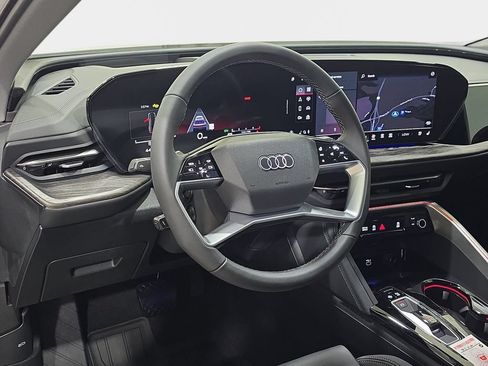 Used 2025 Audi Q5 Premium Plus w/ Premium Plus AWD/4WD image 18